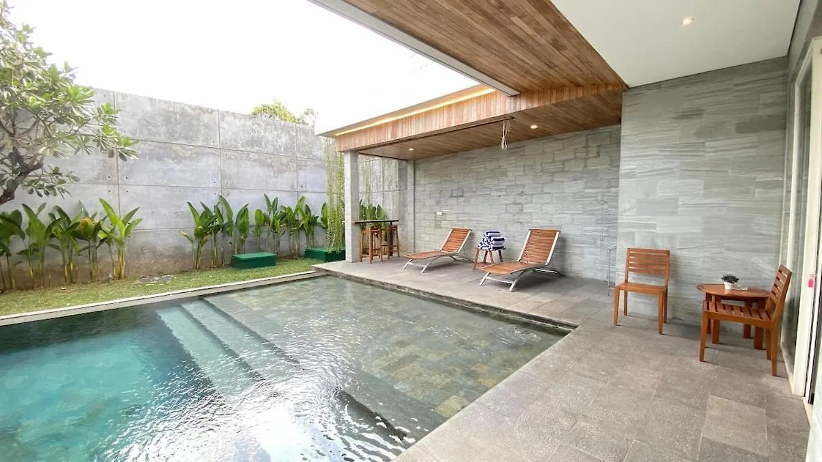 Yy Villa Big Pool & Parking In Seminyak