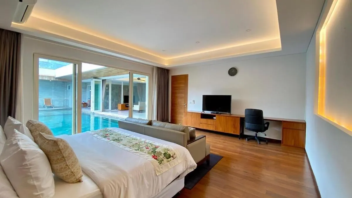 Yy Villa Big Pool & Parking In Seminyak Indonesia