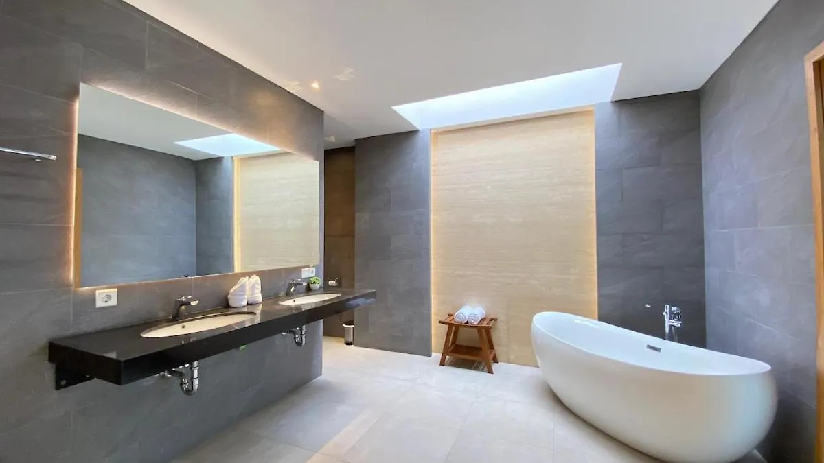 Yy Villa Big Pool & Parking In Seminyak Indonesia