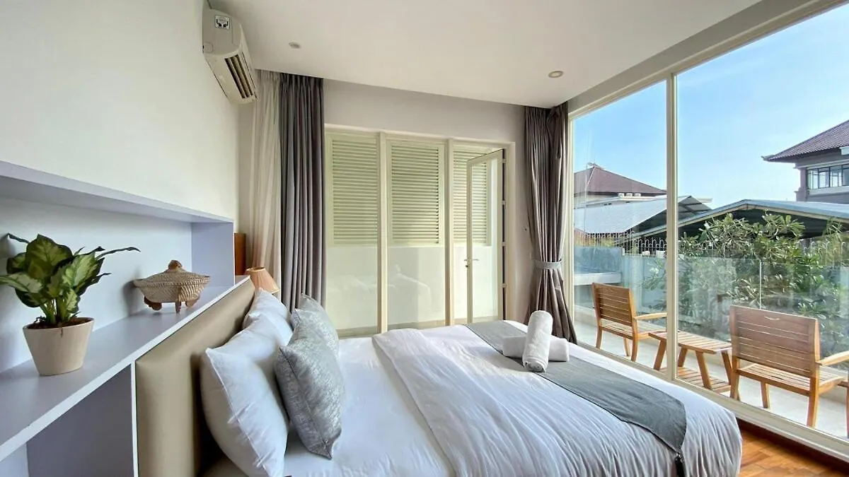 Yy Villa Big Pool & Parking In Seminyak