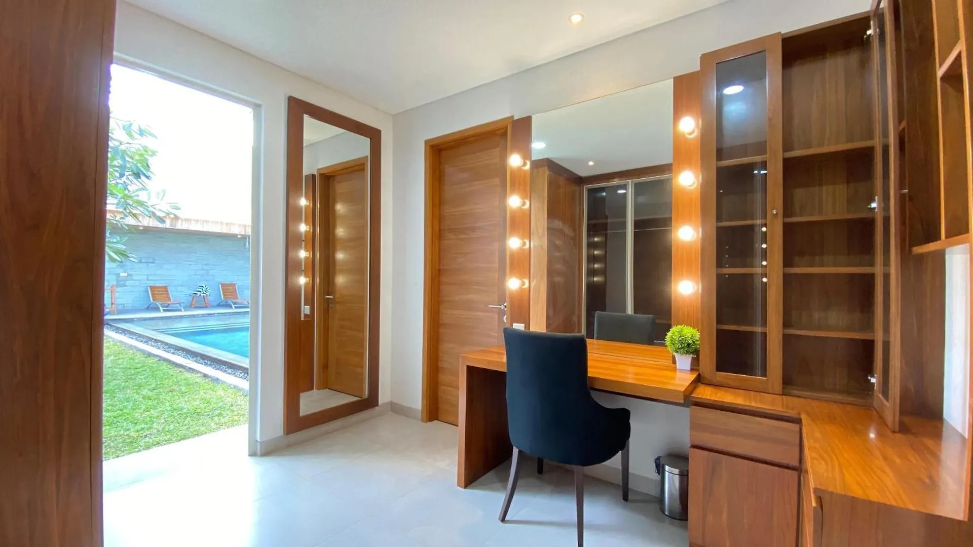 Yy Villa Big Pool & Parking In Seminyak 0*, Seminyak (Bali) Indonesia