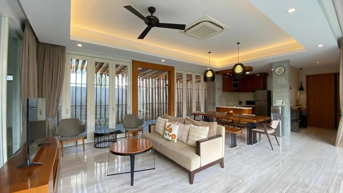 Yy Villa Big Pool & Parking In Seminyak