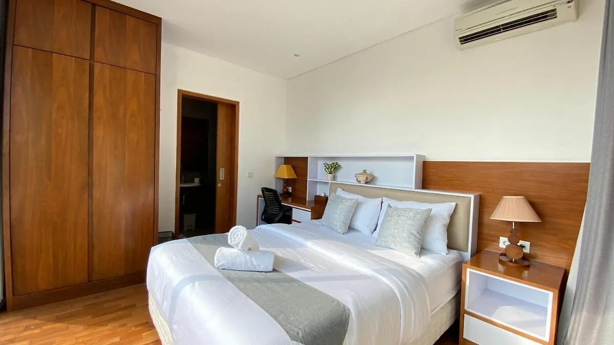 Yy Villa Big Pool & Parking In Seminyak