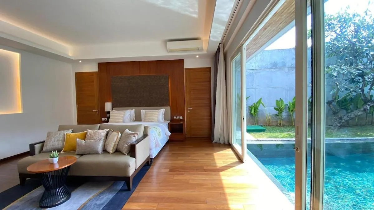 Yy Villa Big Pool & Parking In Seminyak Indonesia